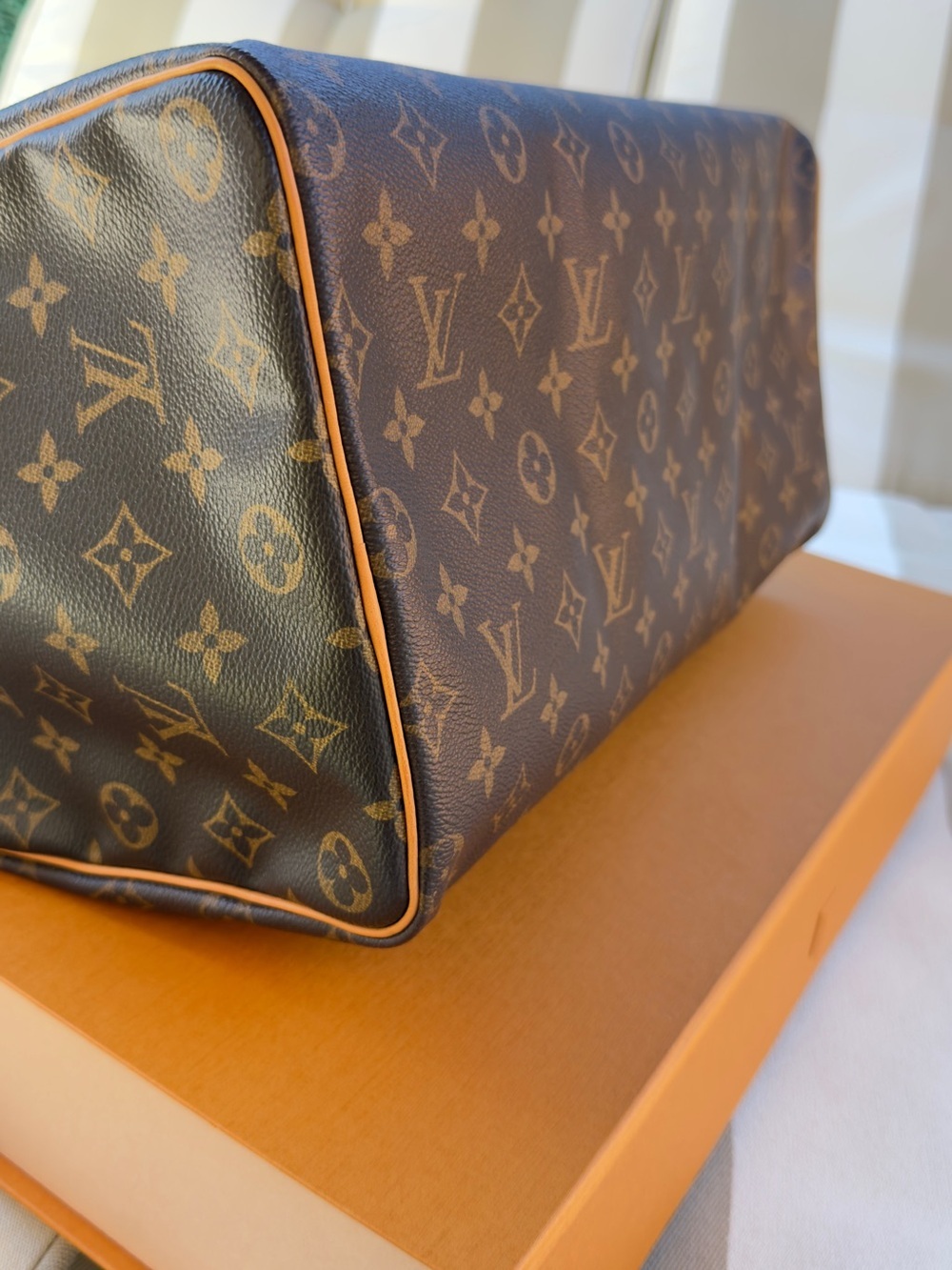 Louis Vuitton Speedy 40 Classic Monogram Canvas France w/ Box, Dust Bag Lock Key - Picture 8 of 10